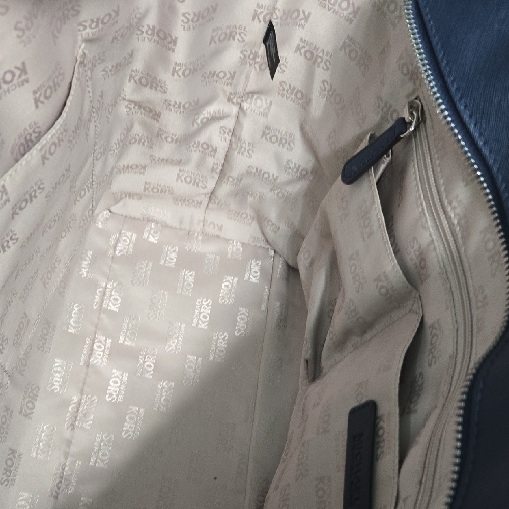 Michael Kors Blue  Patterned Tote EUC - Picture 8 of 16